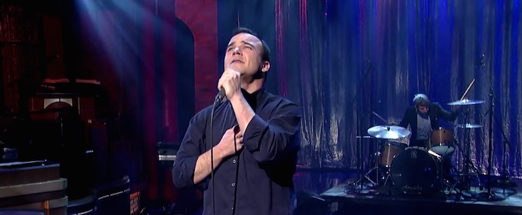 Future Islands - The Chase (live @ David Letterman)